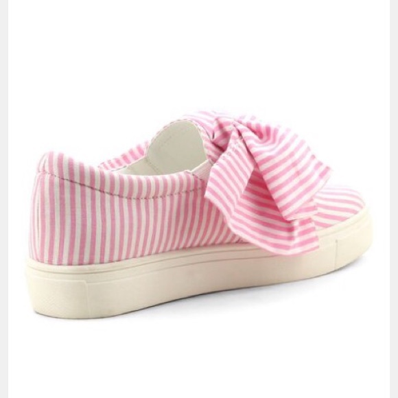 Oversized bow sneakers - Picture 6 of 6